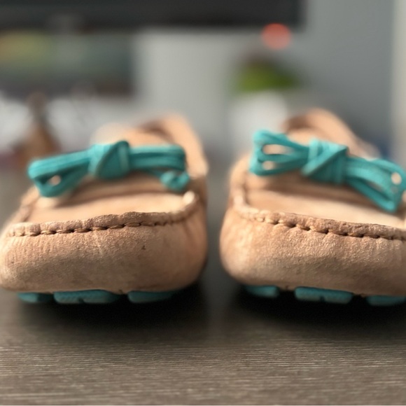 UGG Women's Meena Leather Driving Shoes, Size 9.5, Excellent Preowned Condition - Picture 7 of 11